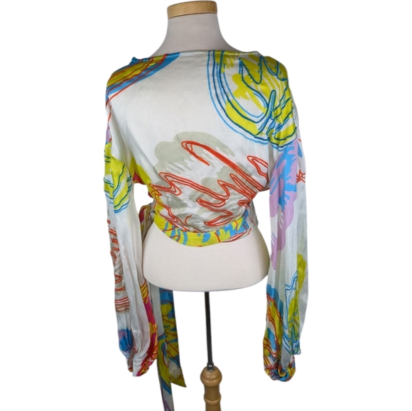 All Things Mochi Kylie Top Blouse Bubble sleeve Satin Colorful Wrap M - Picture 3 of 10